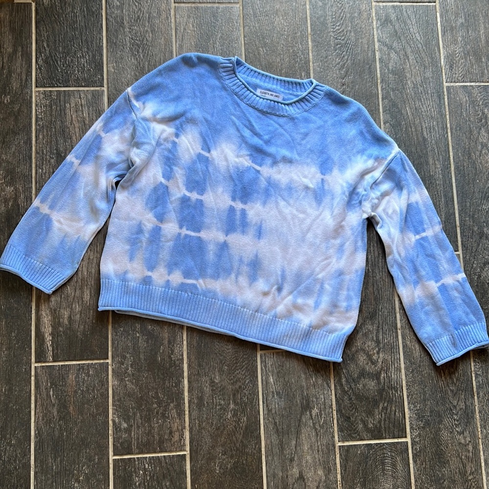 Elizabeth and James sweater